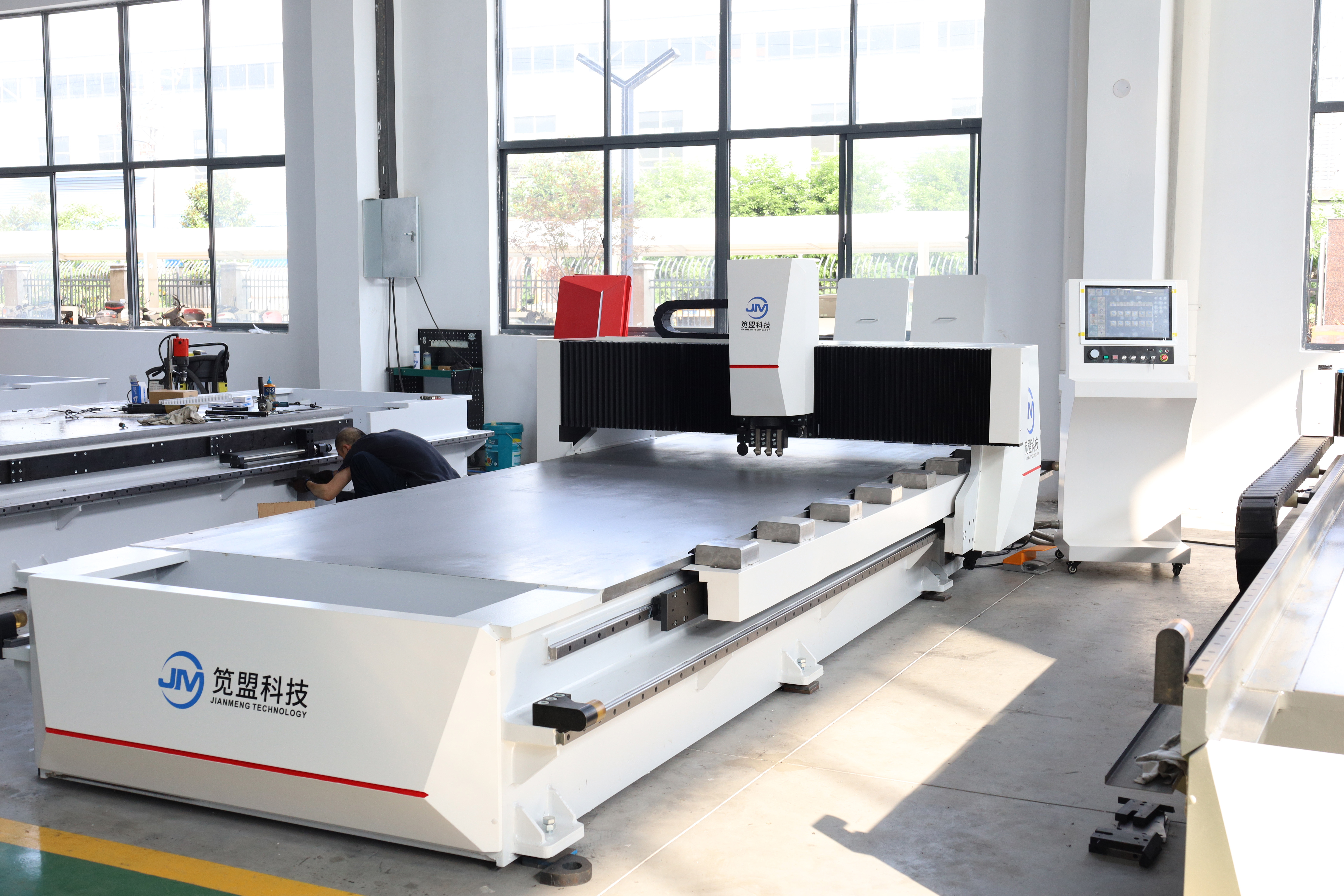Mesin Potong V CNC empat sisi